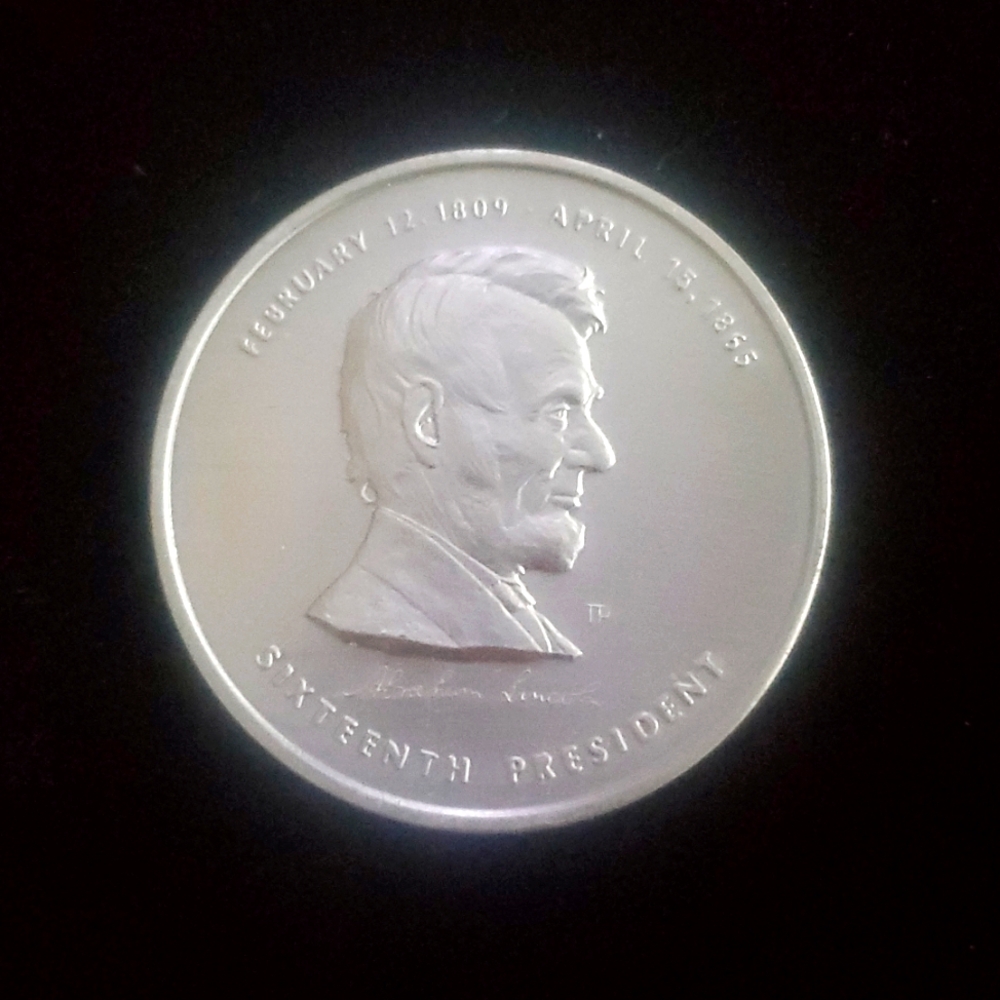Rare Abraham Lincoln Silver Color President Token